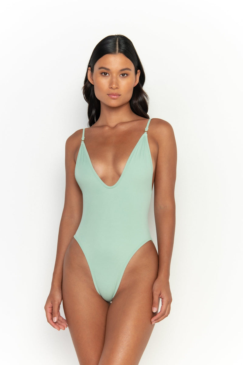 So Chic One Piece Rum